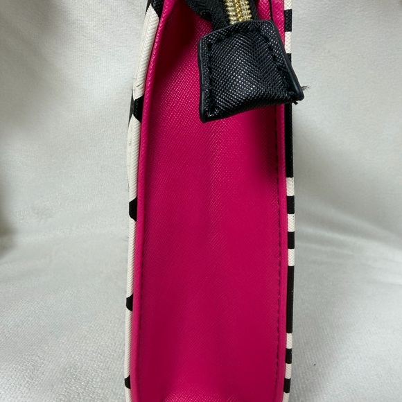 EUC Betsey Johnson Black and White Checkered Clutch With Floral Lining